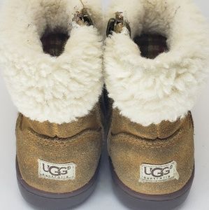 Ugg Boot's For Kids Size 9.